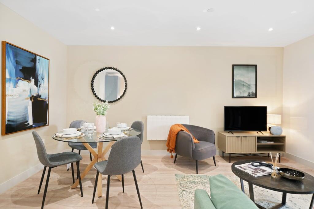 Apartment in Kingston upon Thames - More