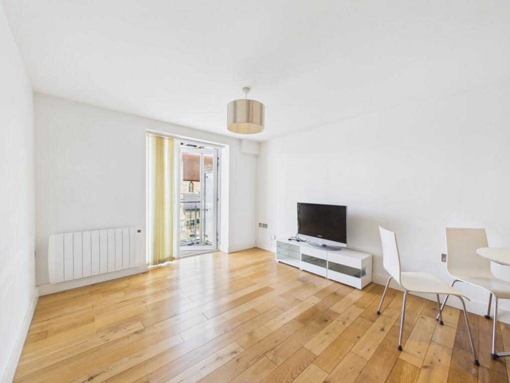 Apartment in Twickenham - View 2
