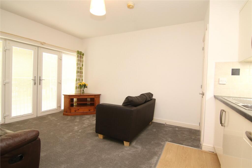 Apartment in Bradford, Steeton with Eastburn - View 3