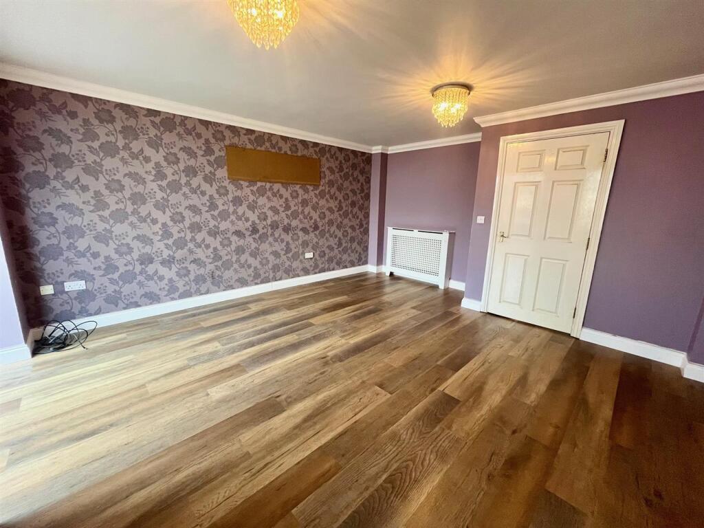 Calder Way, Stevenage photo 4