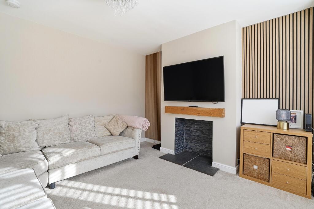Hollyshaw Crescent, Leeds, LS15 photo 3
