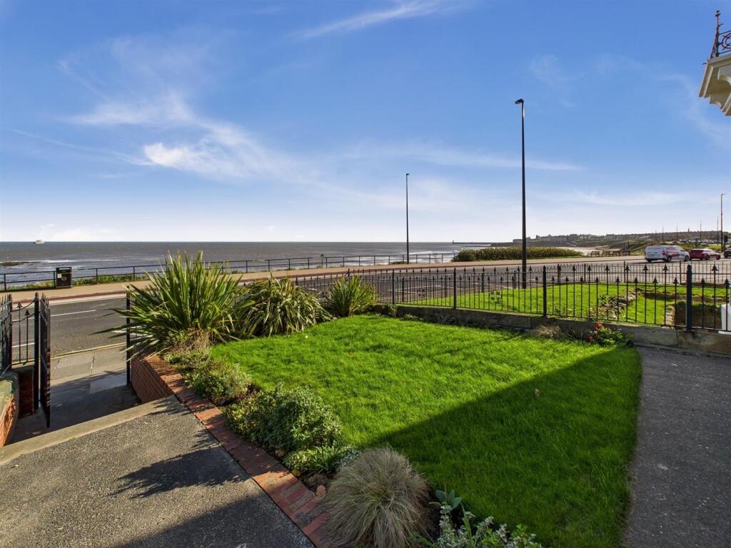 Beverley Terrace, Cullercoats photo 3