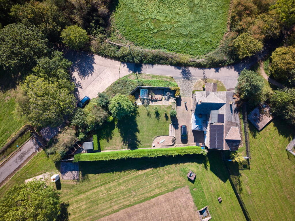 Hall Royd Lane, Silkstone Common, Barnsley, S75 4PW photo 3