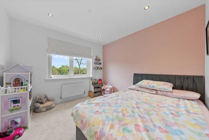 House in Glasgow - More