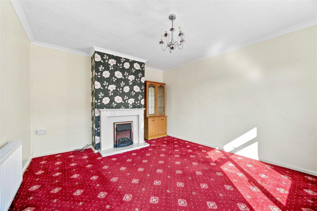 House in London, Cowley - More