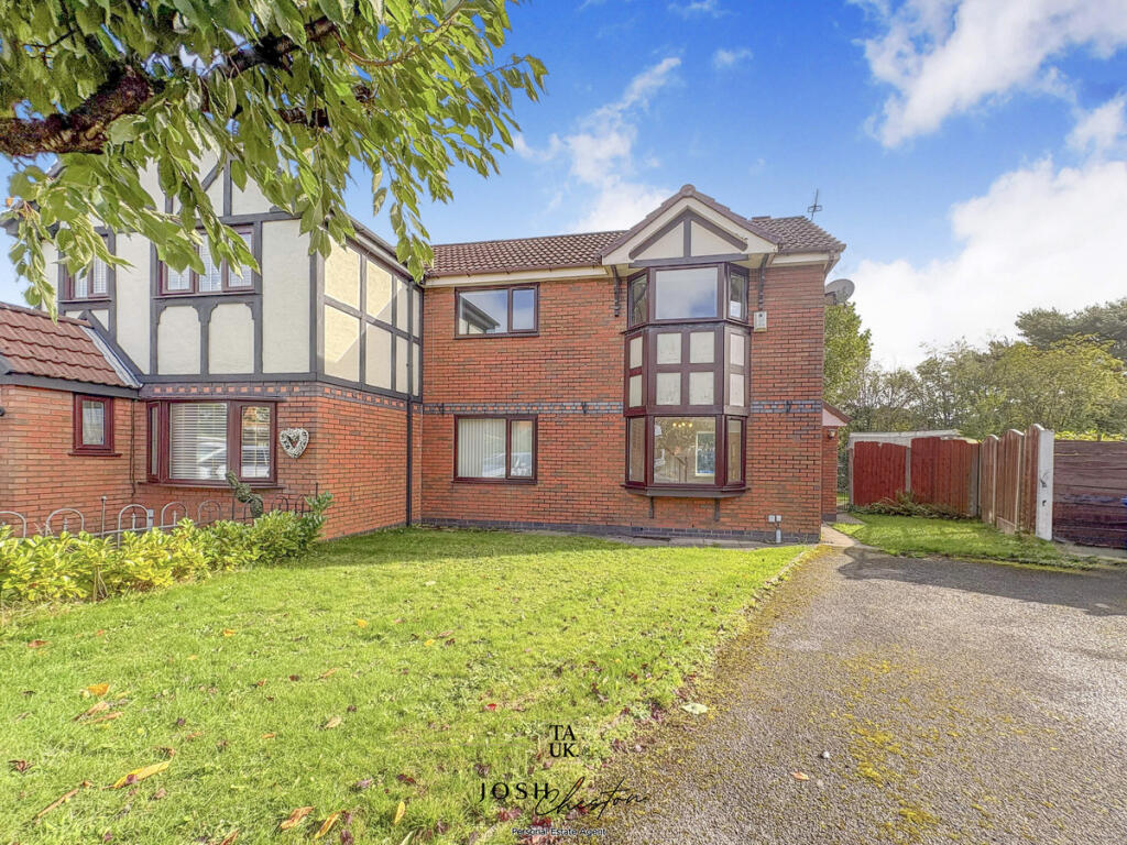 3-bed semi-detached on St Dominics Way, Alkrington, £265,000