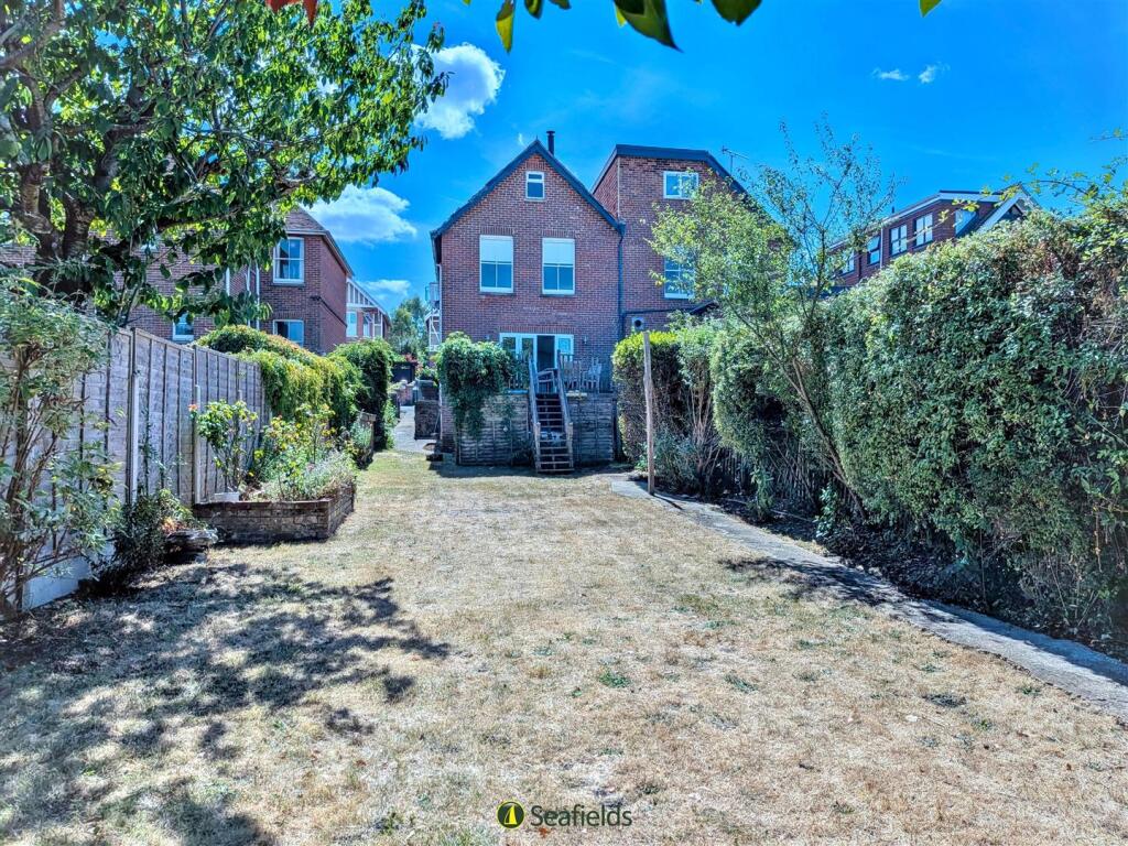 House in Portsmouth, Nettlestone and Seaview - View 3