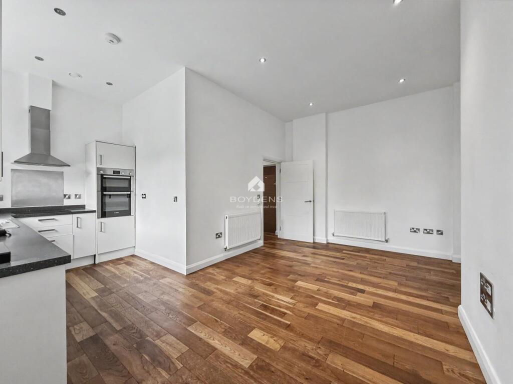 Apartment in Braintree, George Yard And The Market Place - More