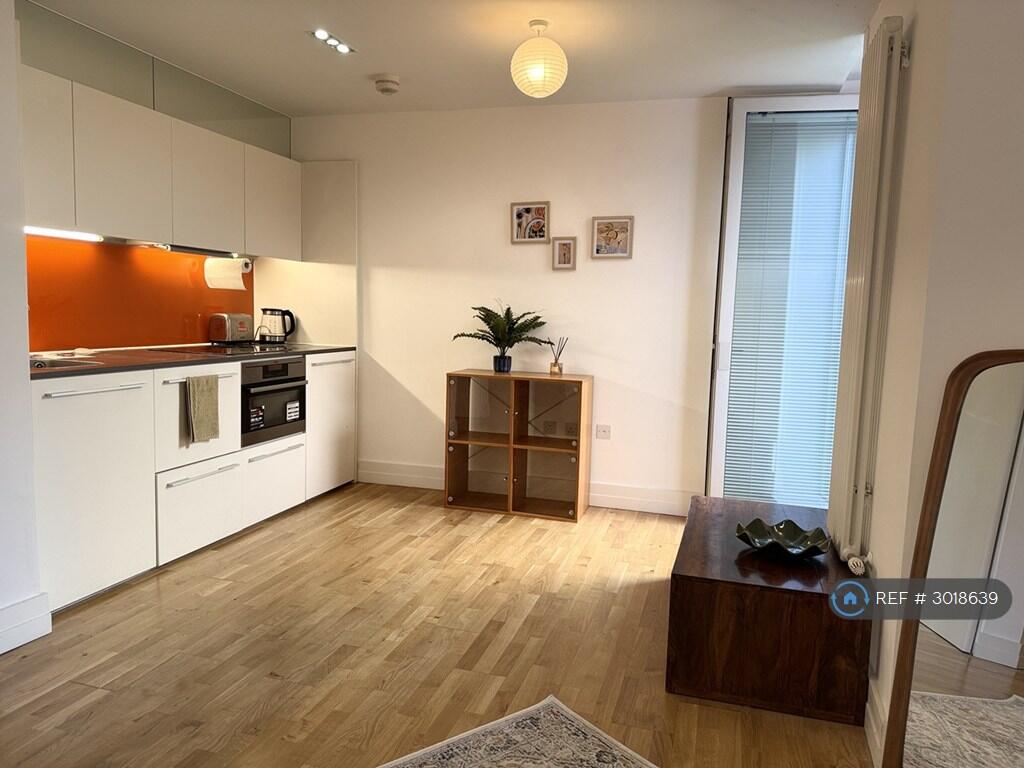 Apartment in Leicester - View 3