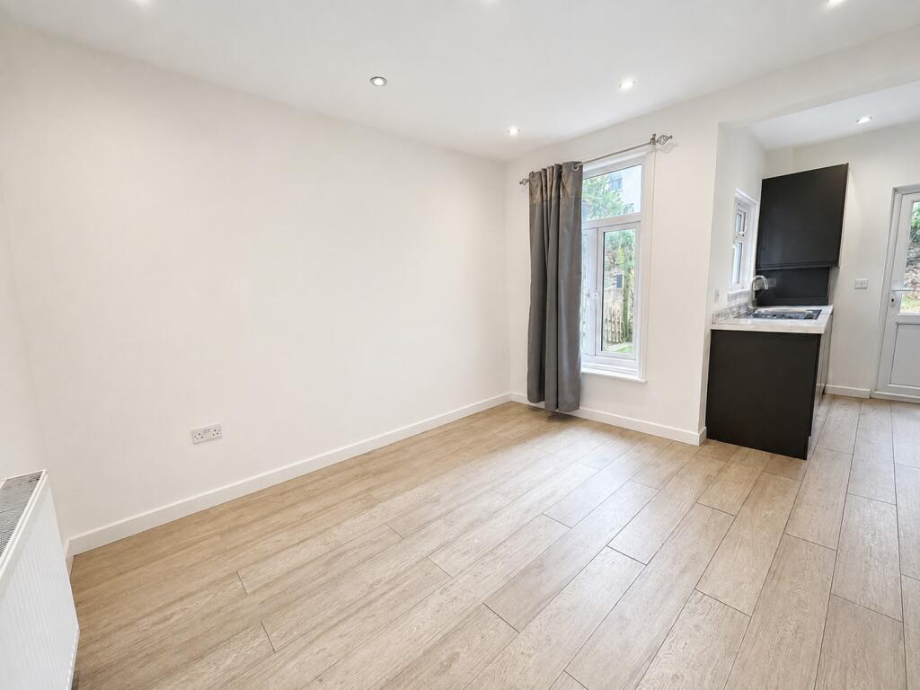 Apartment in Brighton - View 4