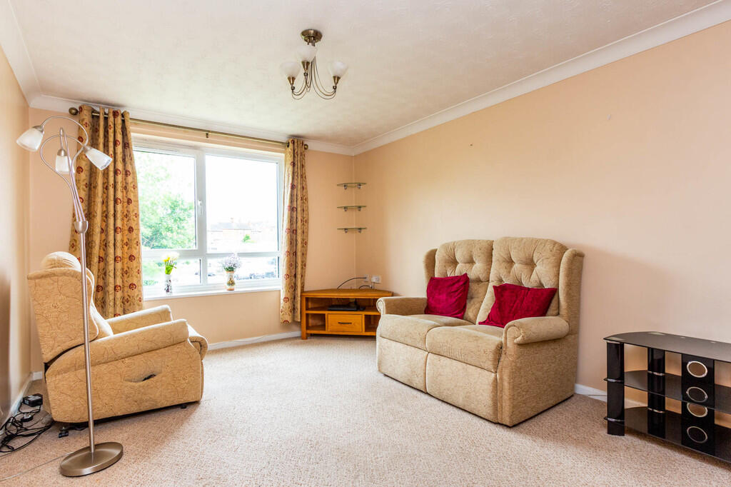 Apartment in Rushden, North Northamptonshire - View 3