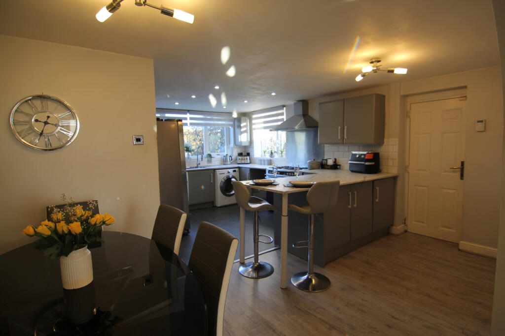 40, Waverley Crescent photo 3