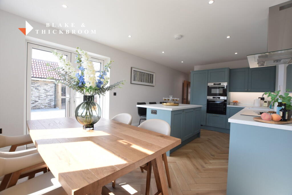 House in Tendring, Little Clacton - More