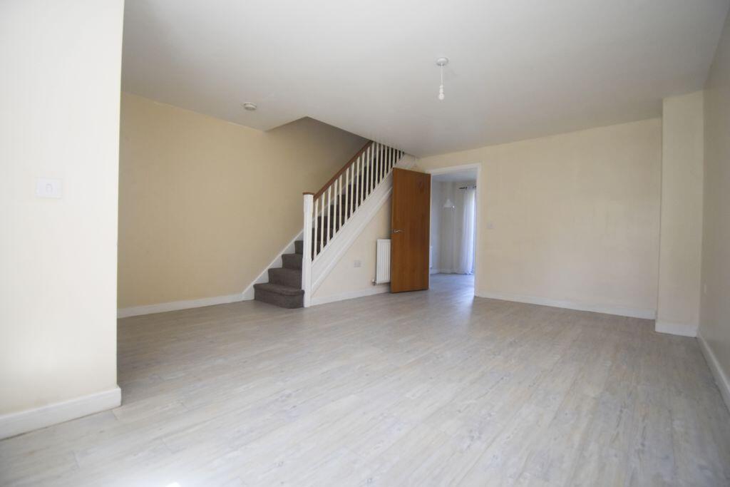 House in Basingstoke and Deane, Buckskin - View 3