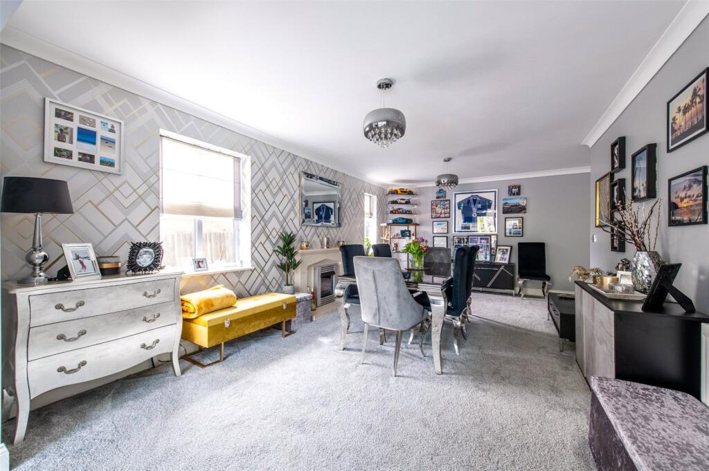 House in Gillingham, Medway - More