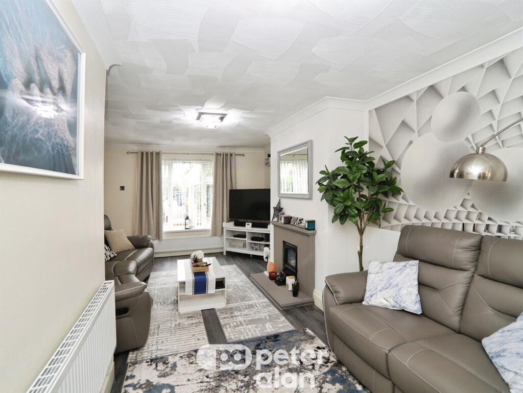 House in Newport - View 2