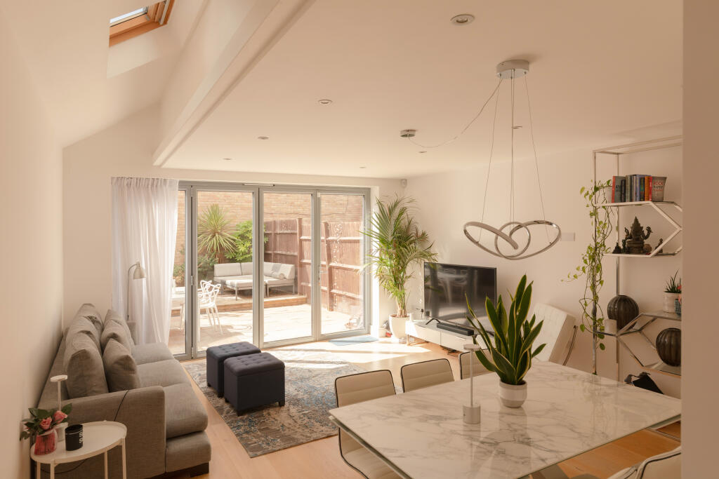 House in London, Cossall Estate, Nunhead