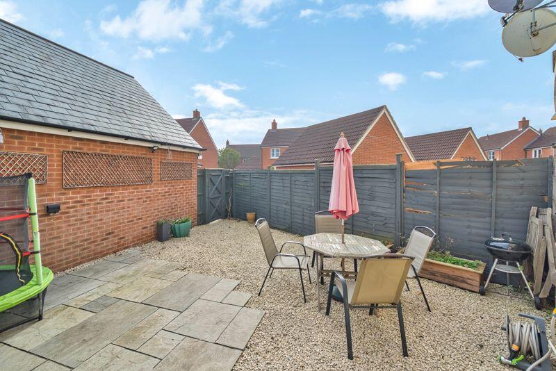 Longridge Way, Weston Village - SO MUCH SPACE photo 4
