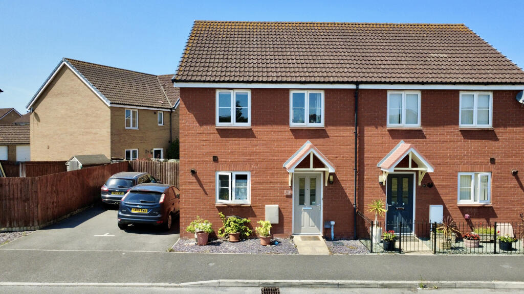 3-bed semi-detached on Merino Way, Bridgwater, Somerset, £235,000