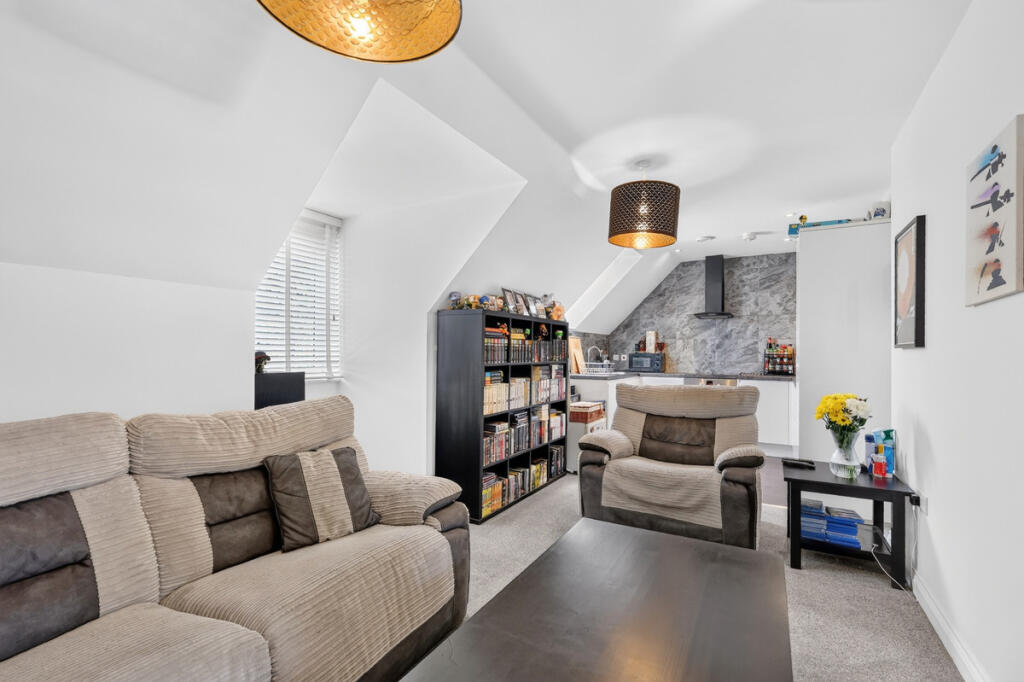 Apartment in Castle Point, Essex - View 4