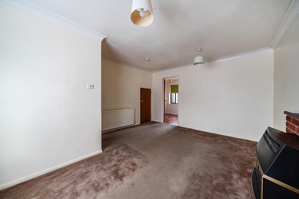 Longbridge Road, Thatcham, RG19 photo 4