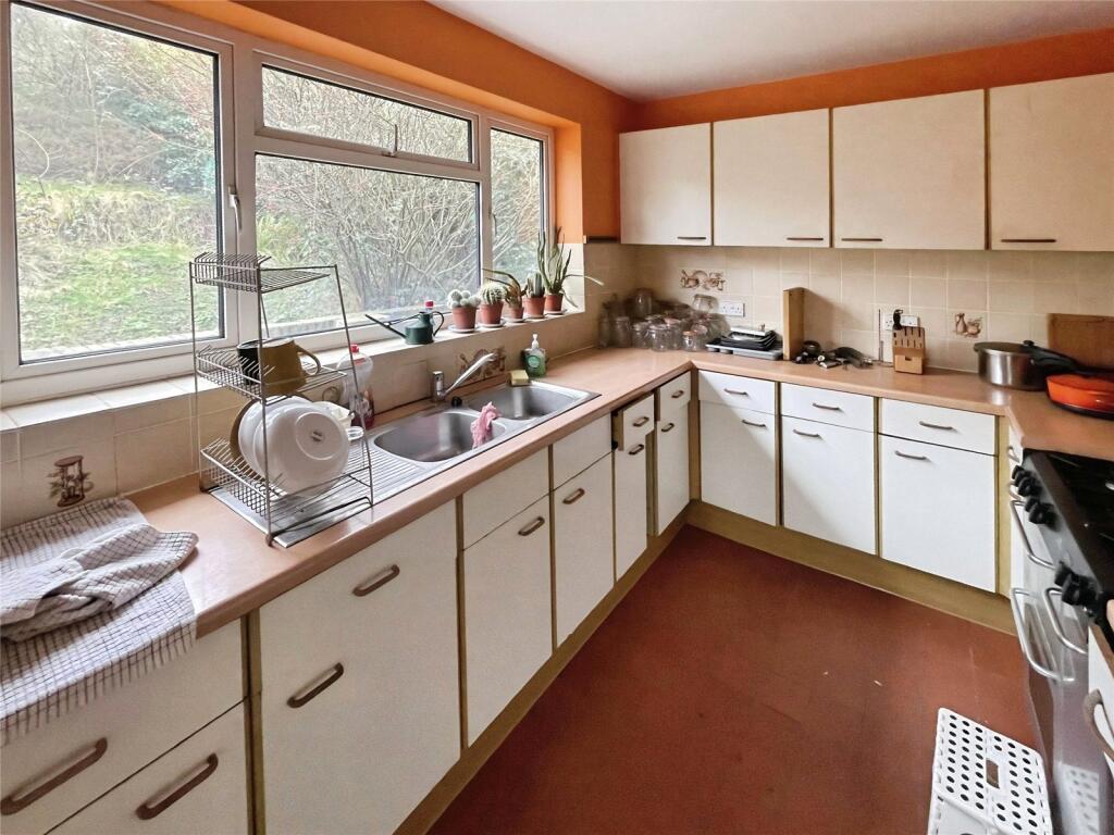 Fearon Road, Hastings, East Sussex, TN34 photo 2