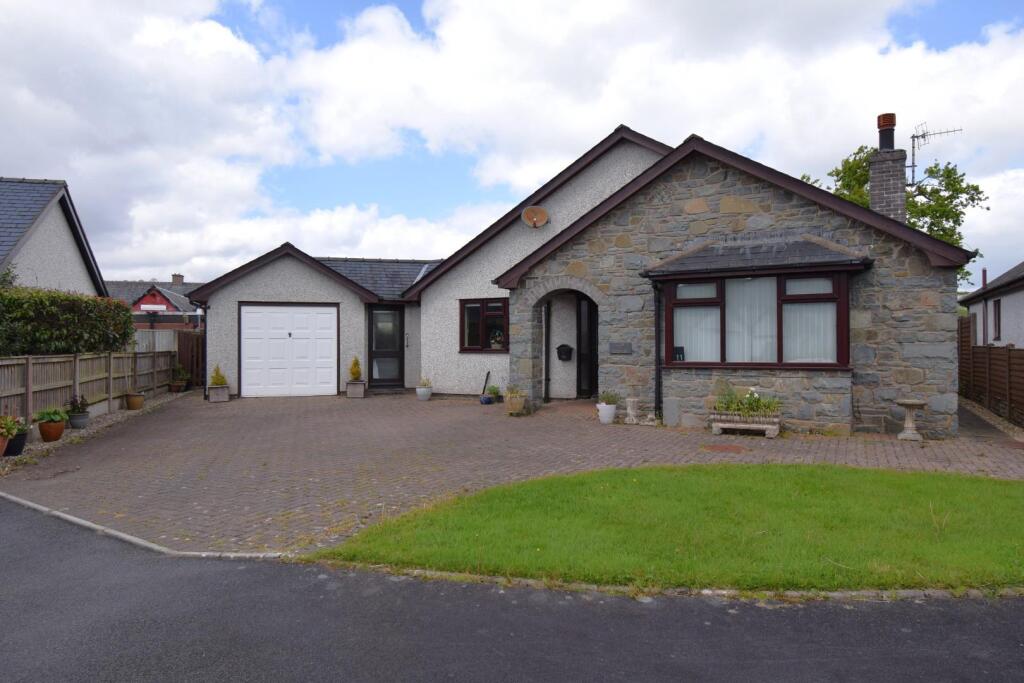 Main image of property: Maes Tegid, Bala