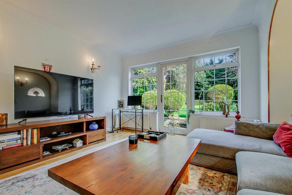 Woodside Avenue, Woodside Park photo 3