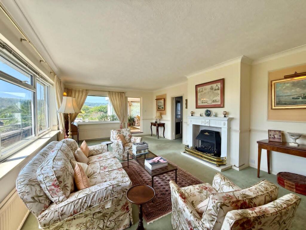 Apartment in Eastbourne, East Sussex - View 2