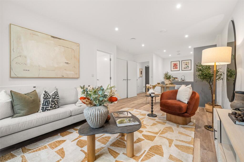 Main image of property: Carnival Place, Wellington Road, Wokingham, Berkshire, RG40