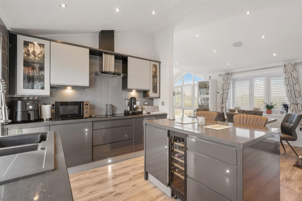 House in Southend-on-Sea - View 2