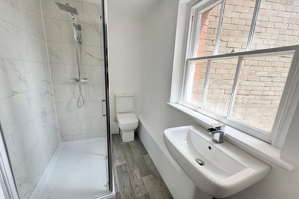 35 Fore Street, Tiverton, EX16 photo 4