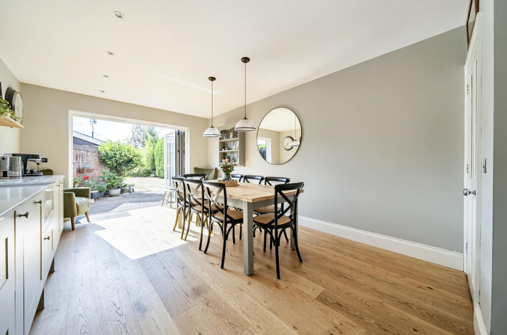 House in Eastleigh, Fair Oak and Horton Heath - More