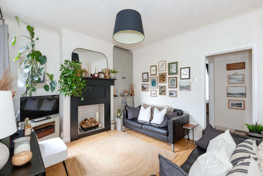 Apartment in Hove, Aldrington - More