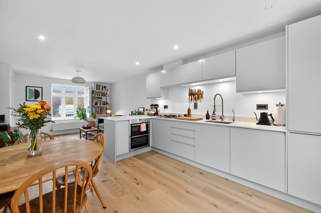 Grey Close, Stansted, CM24 photo 4