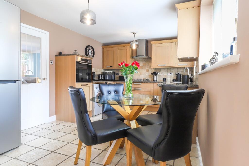 St. James Court, Connah's Quay, Deeside, Flintshire, CH5 4XD photo 4