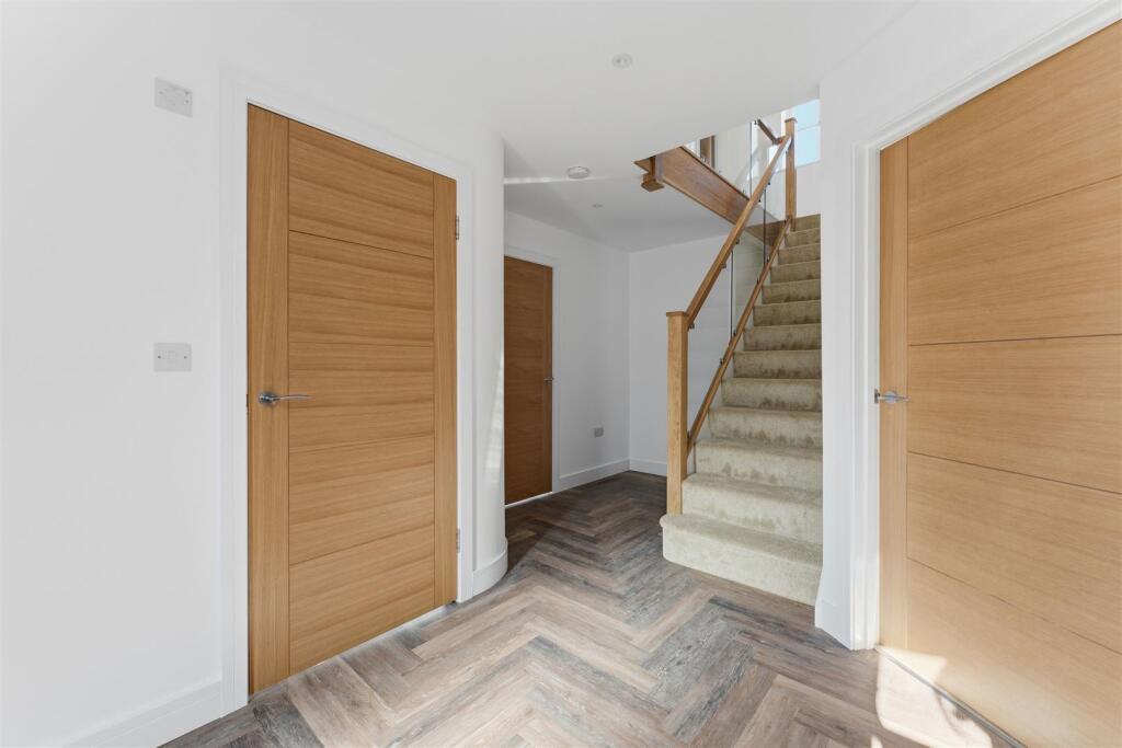 House in Kettering, Leisure Village - View 4