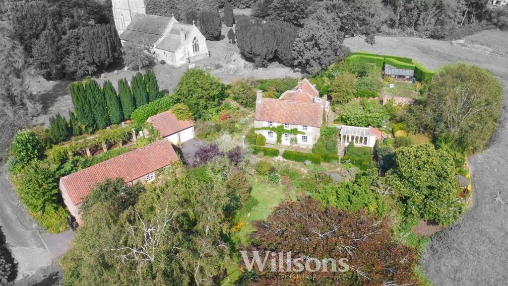 House in East Lindsey, East Keal - View 2