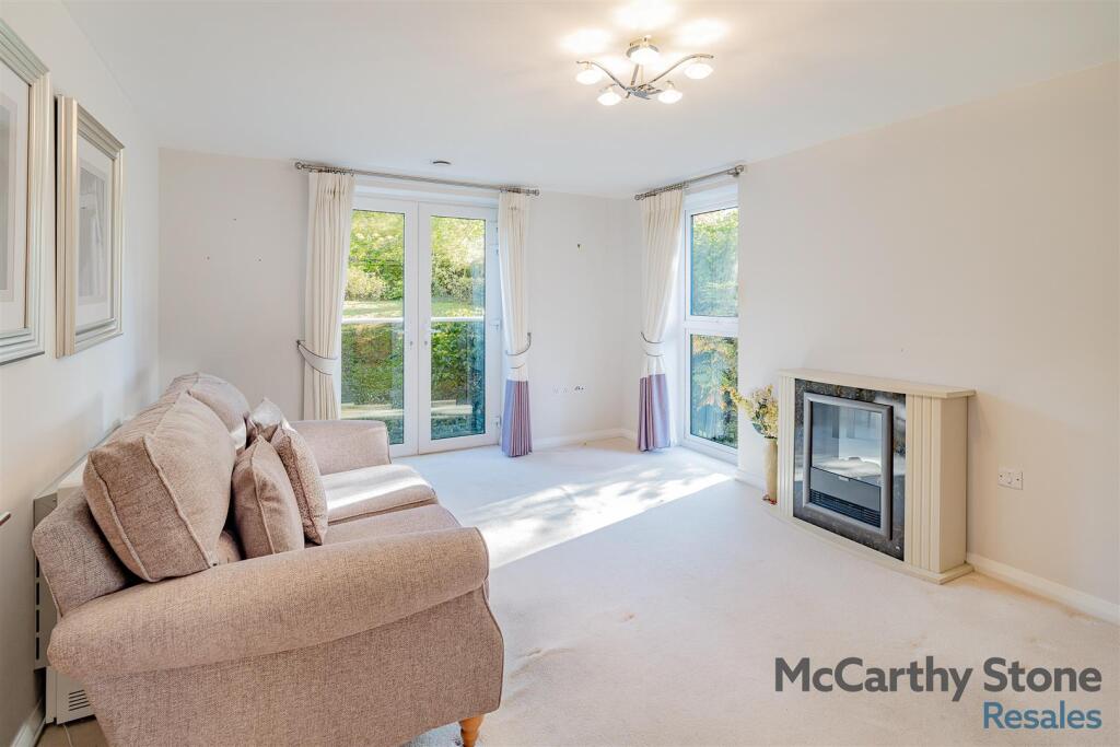 Main image of property: 116-118 Monton Road, Eccles, Manchester