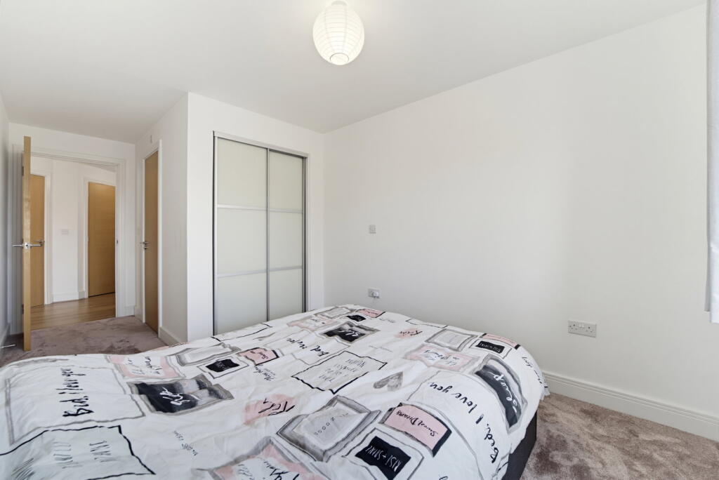 Apartment in Twickenham - More