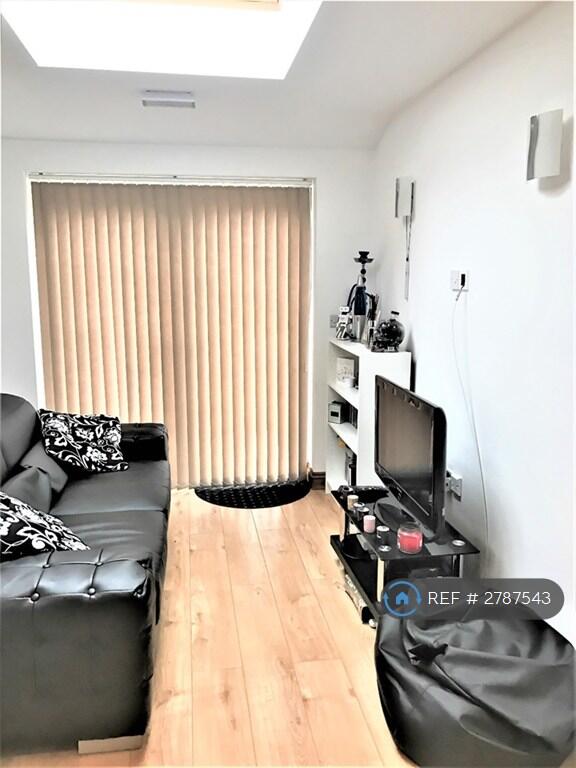 1 bedroom house share for rent