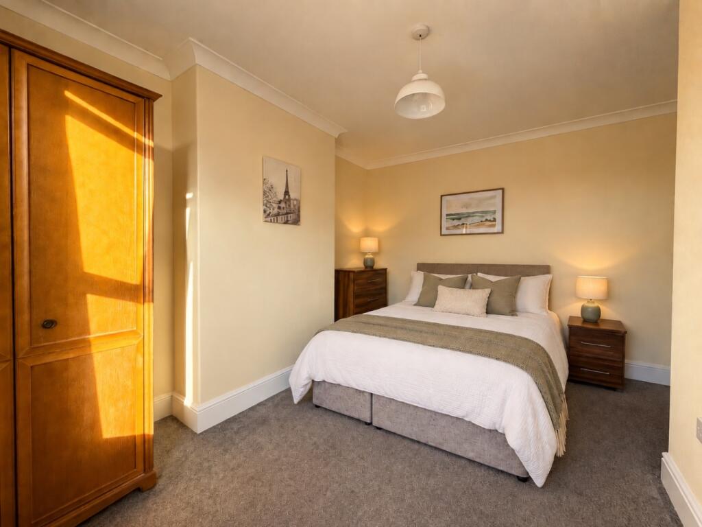 House in Taunton, Lyngford - View 2