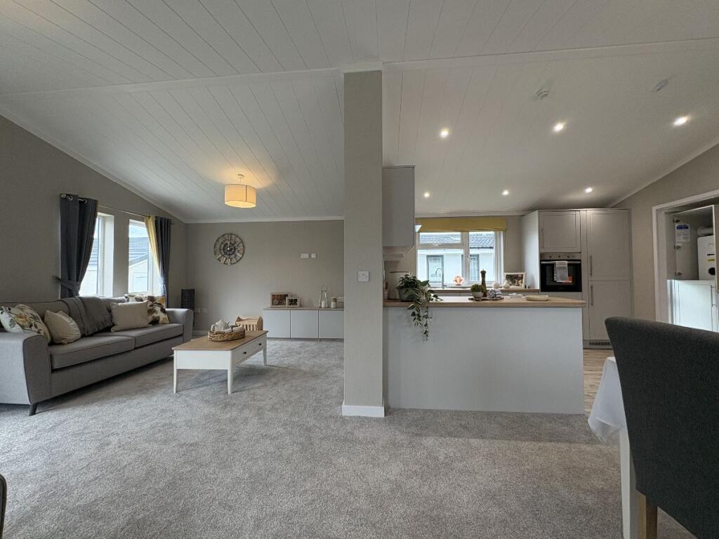 Main image of property: The Newmarket, Sandy Bay 