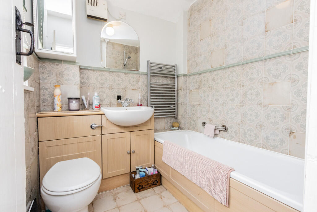 House in Tonbridge - View 5