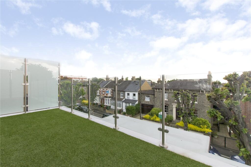 Apartment in London, Walthamstow Village, Leyton - More