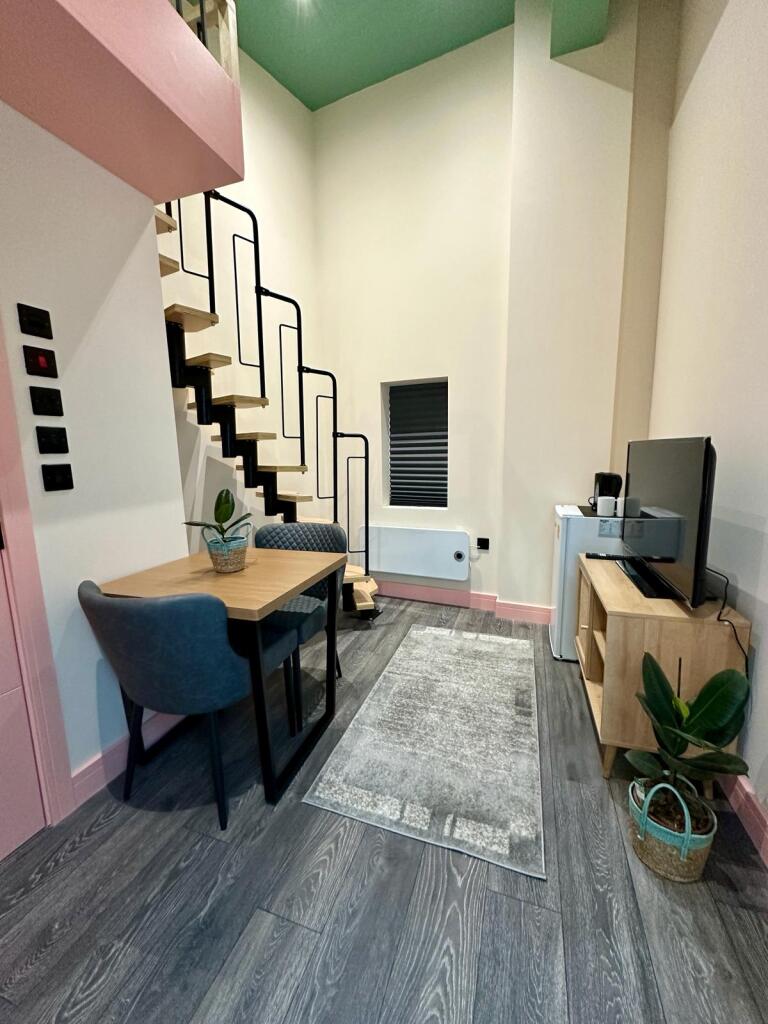 Main image of property: London, N16