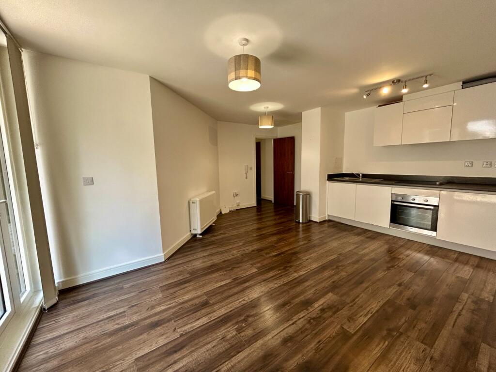Apartment in Dudley, West Midlands - View 4