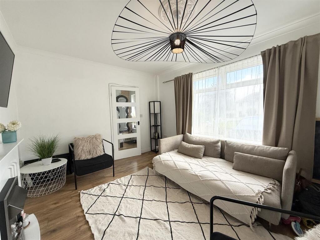 House in Huddersfield - View 5