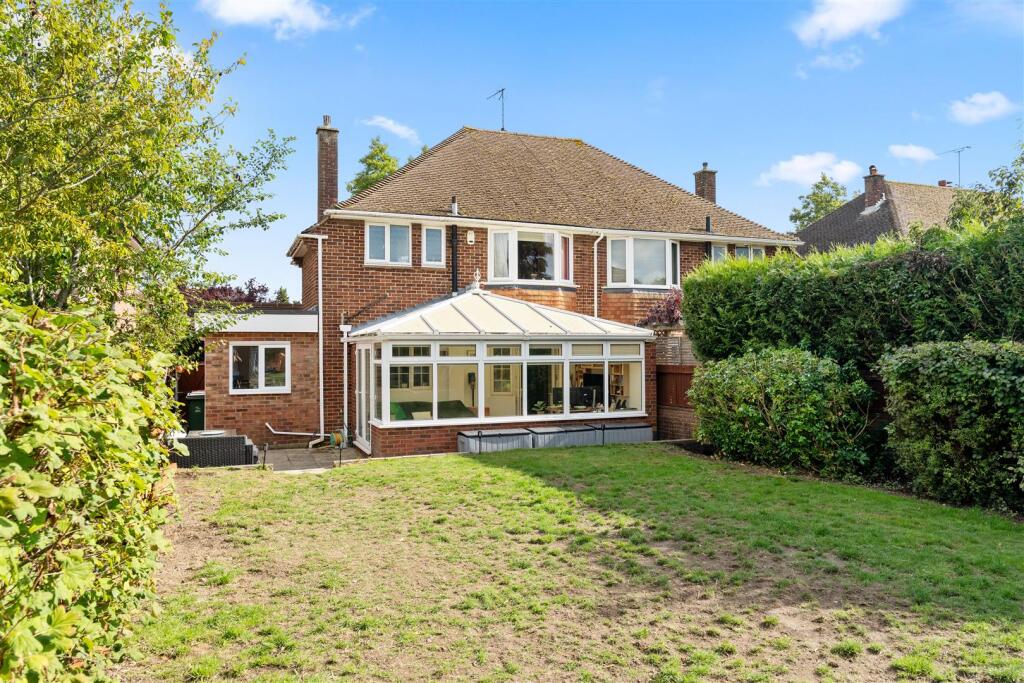 Meadway, Dunstable photo 3