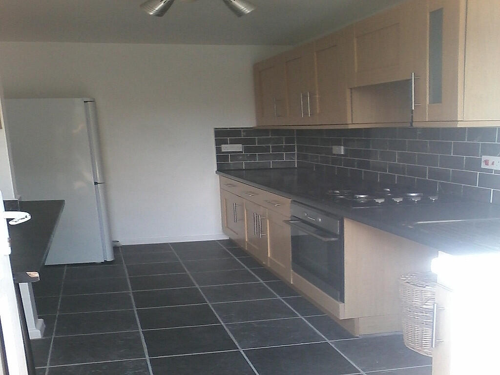 6 fonmon park road, rhoose, barry, CF62 3BF photo 4